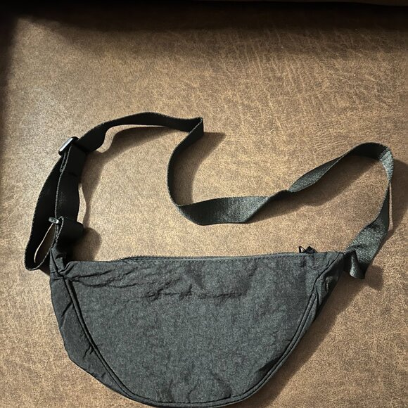 Small Nylon Crescent Bag Dumpling Autumn Fall Black New - Picture 3 of 6